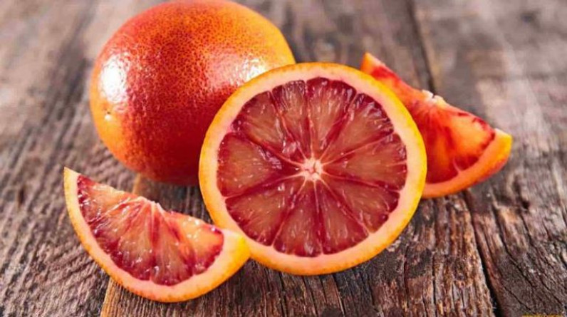 فوائد البرتقال الأحمر.. يكافح أمراض القلب